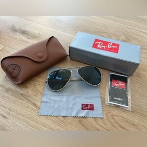 Ray-Ban Gold Polarized Aviators RB3025